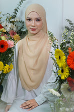 Load image into Gallery viewer, Daisy Shawl in Beige