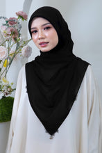 Load image into Gallery viewer, Sumayya Shawl in Black