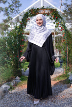 Load image into Gallery viewer, Faith Camelia in Black