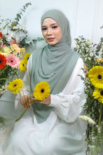 Load image into Gallery viewer, Daisy Shawl in Mint Green