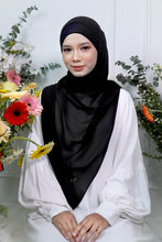Load image into Gallery viewer, Daisy Shawl in Black