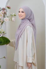 Load image into Gallery viewer, Sumayya Shawl in Lilac