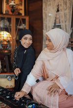 Load image into Gallery viewer, Kurung Melur Embroidery in Peachy Pink
