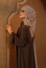 Load image into Gallery viewer, Alamzeb in Caramel
