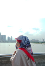 Load image into Gallery viewer, Cahaya Marina in Red
