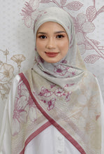 Load image into Gallery viewer, Sakura Square in Cherry Cream
