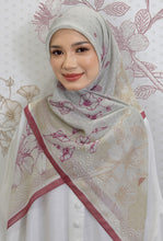Load image into Gallery viewer, Sakura Square in Cherry Cream

