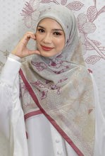 Load image into Gallery viewer, Sakura Square in Cherry Cream
