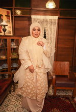 Load image into Gallery viewer, Kebarung Kesuma in Khaki
