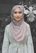 Load image into Gallery viewer, SG Orchid Lush (Snood)
