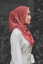 Load image into Gallery viewer, SG Orchid Lush (Snood)
