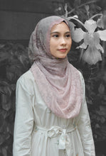 Load image into Gallery viewer, SG Orchid Lush (Snood)
