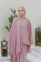 Load image into Gallery viewer, Kurung Chempaka in Soft Pink
