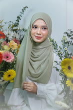 Load image into Gallery viewer, Daisy Shawl in Baby Sage
