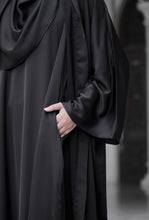 Load image into Gallery viewer, Abaya Inaya in Black Beauty
