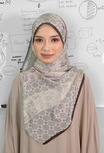 Load image into Gallery viewer, Subjects Shawl in Cocoa
