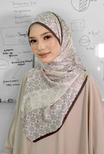 Load image into Gallery viewer, Subjects Shawl in Cocoa
