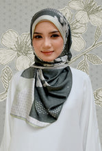 Load image into Gallery viewer, Sakura Shawl (Satin) in Emerald Green
