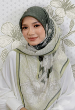 Load image into Gallery viewer, Sakura Square in Emerald Green
