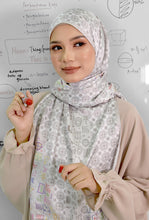 Load image into Gallery viewer, Subjects Shawl in Light Grey
