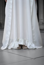 Load image into Gallery viewer, Abaya Inaya in Soft Ivory
