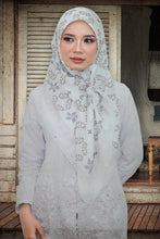Load image into Gallery viewer, Kuntum in White
