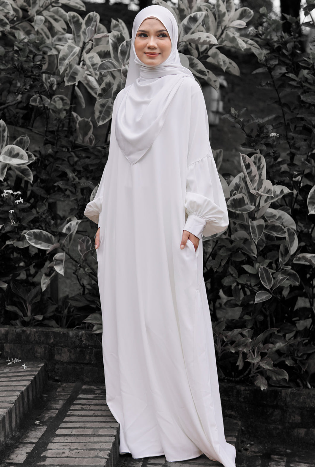 Nyla Dress in Off White