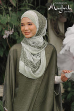 Load image into Gallery viewer, The Maghribi Series - Nadeeya in Green
