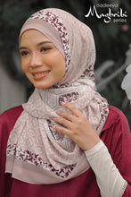 Load image into Gallery viewer, The Maghribi Series - Nadeeya in Dusty Peach
