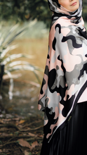 Load image into Gallery viewer, Spring Summer Camo - Shawl in Blossom
