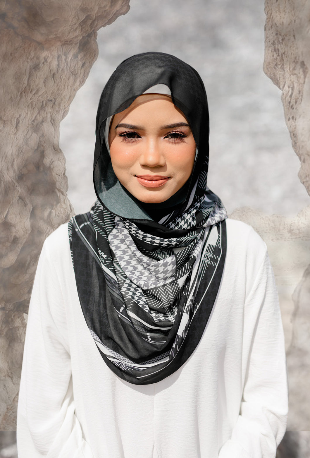 Qadira Lush in Black