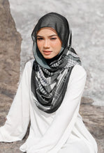 Load image into Gallery viewer, Qadira Lush in Black
