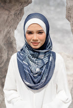 Load image into Gallery viewer, Qadira Lush in Blue
