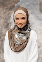 Load image into Gallery viewer, Qadira Lush in Brown
