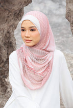 Load image into Gallery viewer, [NEW] Qadira Lush in Peach Pink
