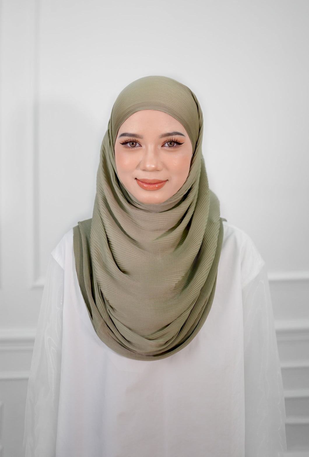 Lush (snood) Satin Pleats - Matcha Green