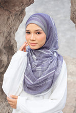 Load image into Gallery viewer, [NEW] Qadira Shawl in Violet
