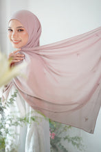 Load image into Gallery viewer, Lily Shawl in Soft Pink
