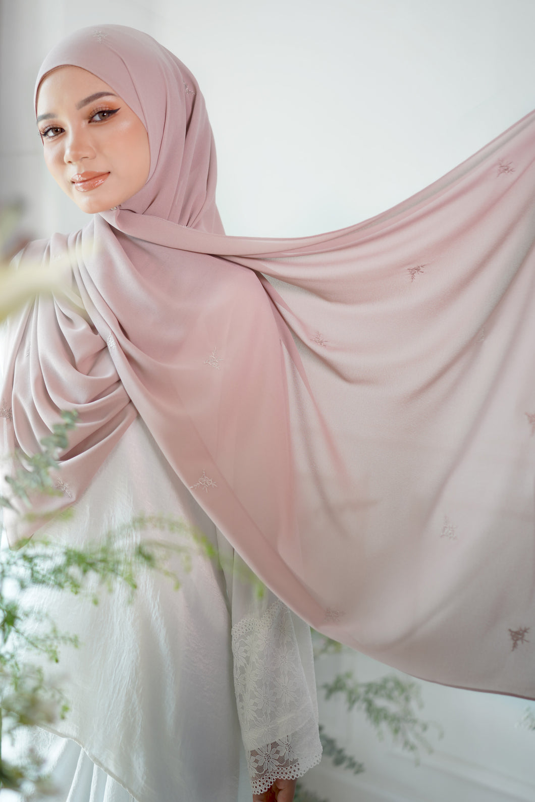 Lily Shawl in Soft Pink