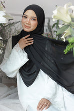 Load image into Gallery viewer, Lily Shawl in Black
