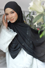 Load image into Gallery viewer, Lily Shawl in Black

