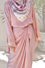Load image into Gallery viewer, Kurung Dahlia - Soft Pink
