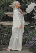 Load image into Gallery viewer, Kaftan Arissa in White with or without beads
