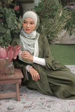 Load image into Gallery viewer, Kaftan Arissa in Olive Green
