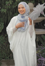 Load image into Gallery viewer, Kaftan Arissa in White with or without beads
