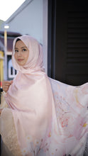 Load image into Gallery viewer, Shawl Love - Soft Peach

