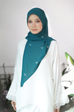 Load image into Gallery viewer, Lily Tri-Chiffon in Emerald Green (Display)
