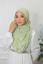 Load image into Gallery viewer, Lush (snood) Rosy - Pastel Green (Display)
