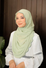 Load image into Gallery viewer, Lush (snood) Rosy - Pastel Green (Display)
