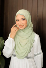 Load image into Gallery viewer, Lush (snood) Rosy - Pastel Green (Display)
